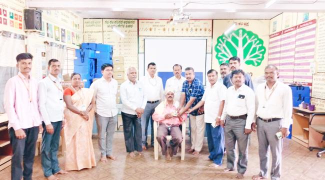 ಶೈಕ್ಷಣಿಕ ವಲಯದಲ್ಲಿ ತಮ್ಮದೇ ಛಾಪು ಮೂಡಿಸಿದ ಶಿಕ್ಷಕ ಸಾಹಿತಿ ವೈ ಬಿ ಕಡಕೋಳ 