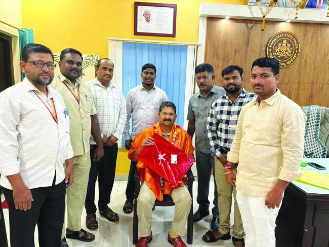 ಬಸವರಾಜ ಯಲಿಗಾರ ಅವರಿಗೆ ಆತ್ಮೀಯ ಸನ್ಮಾನ 