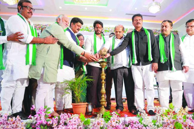 ಅದ್ಧೂರಿಯಾಗಿ ನಡೆದ ಸದಸ್ಯತ್ವ ನೋಂದಣಿ ಅಭಿಯಾನ ಹಾಗೂ ಜೆಡಿಎಸ್ ಪಕ್ಷದ ಕಾರ್ಯಕರ್ತರ ಸಭೆ 