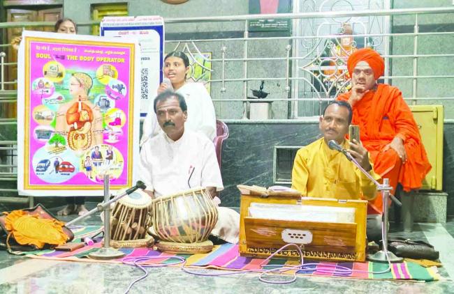 ಬಸವಲಿಂಗೇಶ್ವರ ಅಕ್ಕನ ಬಳಗ ವತಿಯಿಂದ ಶಿವಾನುಭವ ಗೋಷ್ಠಿ ಕಾರ್ಯಕ್ರಮ  