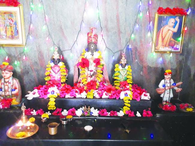 ಆಷಾಡ ಏಕಾದಶಿ: ಇಂದು ವಿಠ್ಠಲ ರುಕ್ಮಿಣಿಗೆ ವಿಶೇಷ ಅಲಂಕಾರ 