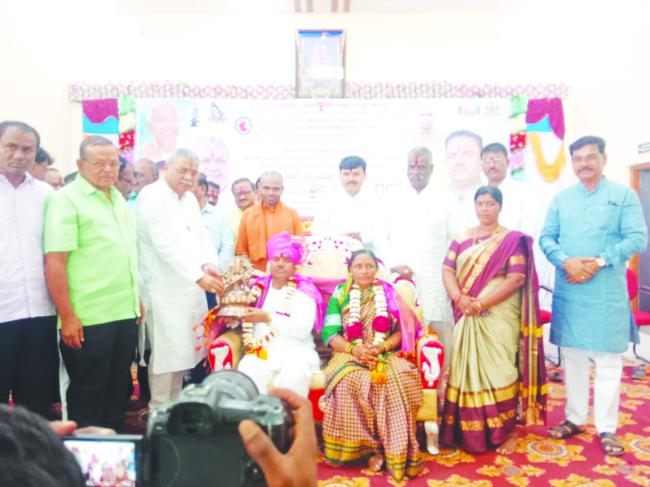 ನಿವೃತ್ತ ಶಿಕ್ಷಕ ಬಿ ಬಿ ಗಡ್ಡದ ಅವರಿಗೆ ಸನ್ಮಾನ 