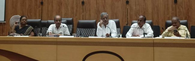 ಜಿಲ್ಲಾ ಪಂಚಾಯತದಲ್ಲಿ ಜರುಗಿದ ಗ್ಯಾರಂಟಿ ಯೋಜನೆಗಳ ಜಿಲ್ಲಾ ಪ್ರಗತಿ ಪರೀಶೀಲನಾ ಸಭೆ 