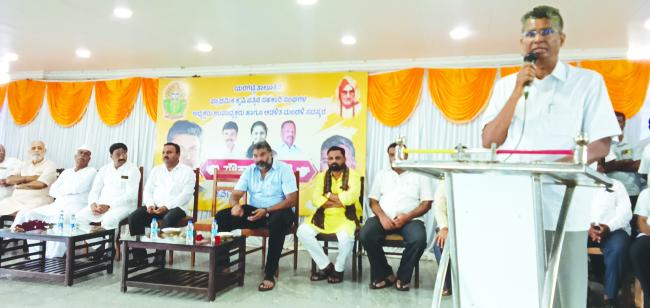 ರಂಗೇರಿದ ಬೆಳಗಾವಿ ಡಿಸಿಸಿ ಬ್ಯಾಂಕ್ ಚುನಾವಣೆ: ಕೈ ವಶಕ್ಕೆ ಕಸರತ್ತು  