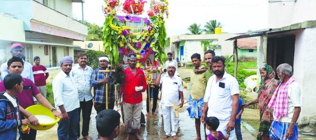 ಅಂಬಿಗರ ಚೌಡಯ್ಯ ಗದ್ದುಗೆ ಅಭಿವೃದ್ಧಿ ಹಣ ದುರ್ಬಳಕೆ; ಅಂಬಿಕಾ ಜಾಲಗಾರ ಆರೋಪ 