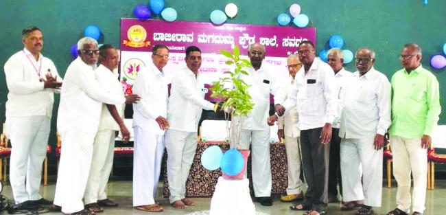 ಬಾಜೀರಾವ ಮಗದುಮ್ಮ ಪ್ರೌಢಶಾಲೆಯ ಸಾಂಸ್ಕೃತಿಕ ಕ್ರೀಡಾ ಚಟುವಟಿಕೆಗಳಿಗೆ ಚಾಲನೆ