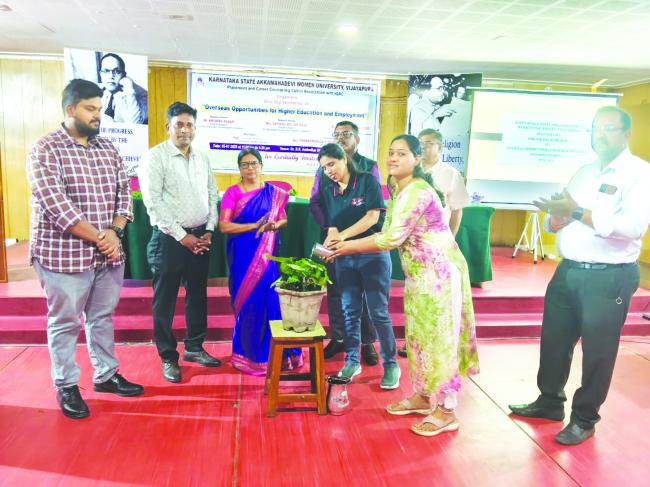 ವಿದ್ಯಾರ್ಥಿಗಳು ಶಿಷ್ಯವೇತನಗಳನ್ನು ಸದ್ಬಳಕೆ ಮಾಡಿಕೊಂಡು ಉನ್ನತ ಶಿಕ್ಷಣ ಪಡೆಯಬೇಕು: ಕೋರಿಶೆಟ್ಟಿ 