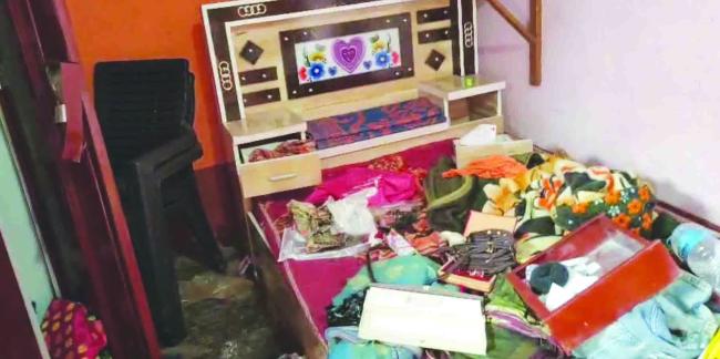 ತಡರಾತ್ರಿಯಲ್ಲಿ ನಾಲ್ಕು ಮನೆಗಳಿಗೆ ಕಣ್ಣ ಹಾಕಿದ ಖರ್ತನಾಕ ಕಳ್ಳರ ಗ್ಯಾಂಗ್ 