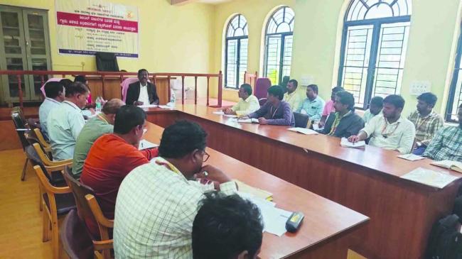 ಜಿಲ್ಲೆಯ ಸಾರ್ವಜನಿಕರ ಸಮಸ್ಯೆಗಳನ್ನು ಆಲಿಸಿ ಪರಿಹರಿಸಿ: ಜಿಲ್ಲಾಧಿಕಾರಿ ಡಾ. ವಿಜಯಮಹಾಂತೇಶ್  