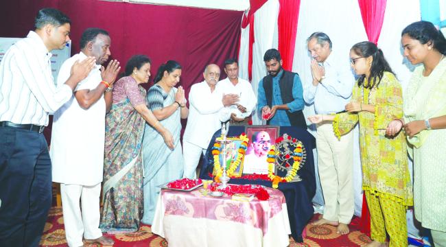 ‘ಮಹನೀಯರ ಜೀವನ ಸಾಧನೆಗಳನ್ನು ಅರಿತಾಗ ಸದೃಢ ವ್ಯಕ್ತಿತ್ವ ನಿರ್ಮಾಣ ಸಾಧ್ಯ’ 