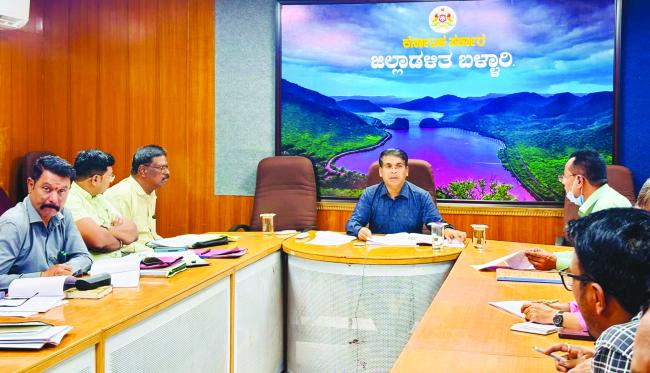 ನೆರೆ ಪ್ರವಾಹ ನಿರ್ವಹಿಸಲು ಅಗತ್ಯ ಸಿದ್ಧತೆ ಕೈಗೊಳ್ಳಿ: ಡಿಸಿ ಪ್ರಶಾಂತ್ ಕುಮಾರ್ ಮಿಶ್ರಾ ಸೂಚನೆ 