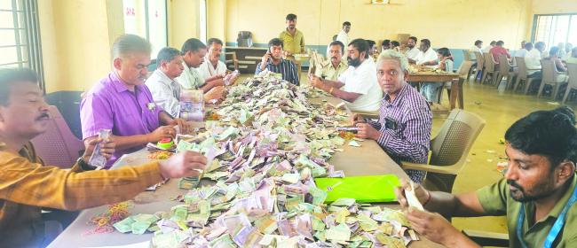 ಯಲ್ಲಮ್ಮ ದೇವಸ್ಥಾನದಲ್ಲಿ ಮೂರು ತಿಂಗಳಲ್ಲಿ 3.81 ಕೋಟಿ ಕಾಣಿಕೆ ಸಂಗ್ರಹ: ಹೊಸ ದಾಖಲೆ 