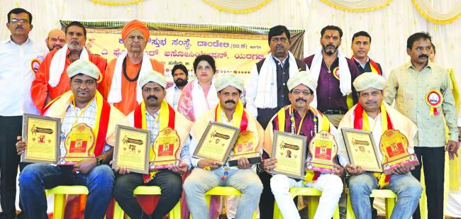 ವಿವಿಧ ಕ್ಷೇತ್ರದ ಸಾಧಕರಿಗೆ ಸಂಗೊಳ್ಳಿ ರಾಯಣ್ಣ ಸೇವಾರತ್ನ ಪ್ರಶಸ್ತಿ ಪ್ರದಾನ  