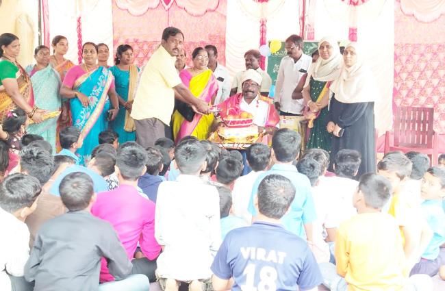 ಸೇವಾ ನಿವೃತ್ತ ಮಹೇಶ ನಾಡಗೇರಿಯವರಿಗೆ ಸನ್ಮಾನ 