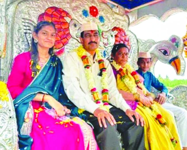 ಆದರ್ಶ ಶಿಕ್ಷಕನಿಗೆ ಅಭೂತಪೂರ್ವ ವಿದಾಯ ! ಅಭಿಮಾನದ ಆಗರ, ಸನ್ಮಾನದ ಸುರಿಮಳೆ ! 