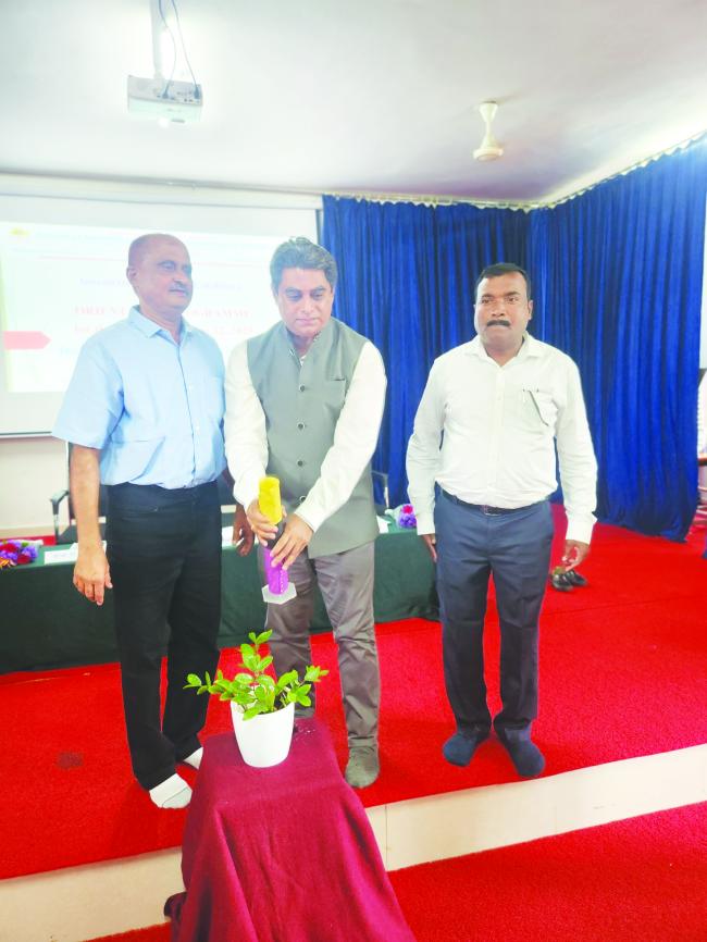 ವ್ಯಕ್ತಿತ್ವ ವಿಕಸನ ಉತ್ತಮ ಭವಿಷ್ಯಕ್ಕೆ ನಾಂದಿ: ಪ್ರೊ. ಘಾಟೆ 