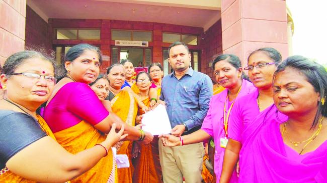 ವಿವಿಧ ಬೇಡಿಕೆಗಳ ಈಡೇರಿಕೆಗೆ ಆಗ್ರಹಿಸಿ ಅಂಗನವಾಡಿ ಆಶಾ ಕಾರ್ಯಕರ್ತೆಯರ ಬೃಹತ್ ಪ್ರತಿಭಟನೆ 