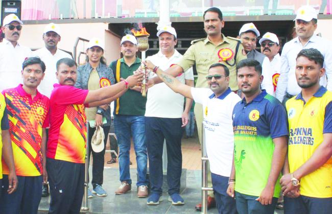 ಮಾನಸಿಕವಾಗಿ ಸದೃಢರಾಗಲು ಕ್ರೀಡೆ ಅವಶ್ಯ : ಡಿಸಿ ಸಂಗಪ್ಪ 