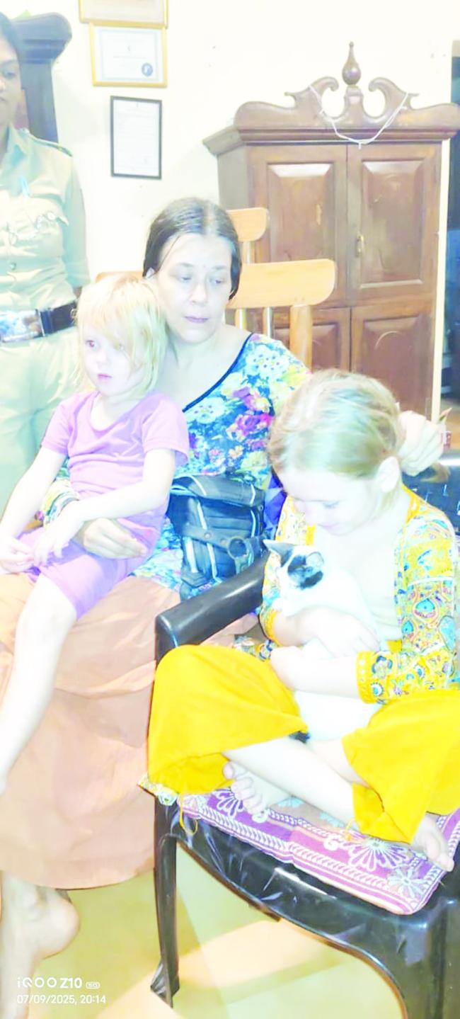 ಗುಡ್ಡದ ತುದಿಯ ಗುಹೆಯಲ್ಲಿ ವಾಸವಿದ್ದ ರಷ್ಯಾದ ಮಹಿಳೆ ಮತ್ತು ಮಕ್ಕಳ ರಕ್ಷಣೆ 