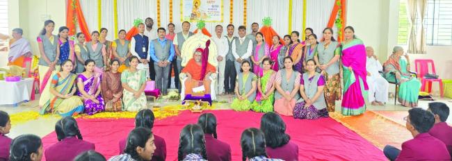 ಶಂಕರಲಿಂಗ ಮಾಡೆಲ್ ಸ್ಕೂಲನಲ್ಲಿ ಗುರುವಂದನೆ  