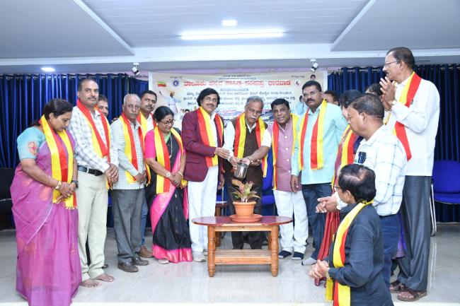 ಆಧ್ಯಾತ್ಮ ಮತ್ತು ಲೌಕಿಕವನ್ನು ಸಂಗಮ ಗೊಳಿಸಿದವರು ಡಾ. ರಾಜಕುಮಾರ - ಡಾ. ನಿತಿನ್‌ಚಂದ್ರ ಹತ್ತಿಕಾಳ 