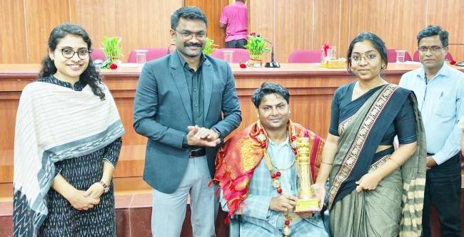 ಅಧಿಕಾರಿಗಳು ಮತ್ತು ಸಿಬ್ಬಂದಿಗಳ ಸಹಕಾರದಿಂದ ಜಿಲ್ಲೆಯಲ್ಲಿ ಅಭಿವೃದ್ಧಿ ಕಾರ್ಯಗಳನ್ನು ಮಾಡಲು ಸಾಧ್ಯವಾಗಿದೆ : ಈಶ್ವರ ಕುಮಾರ್ ಕಾಂದೂ