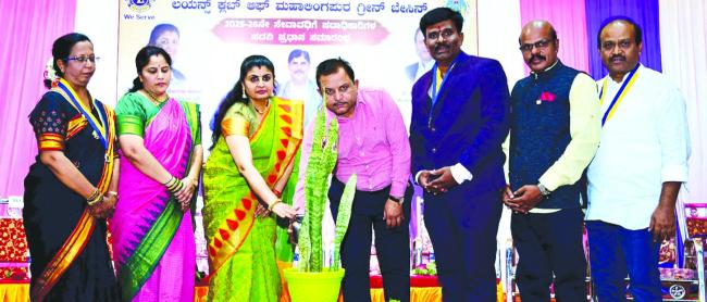 ಯಶಸ್ಸು ಪಡೆಯಲು ಸೇವೆ ಮುಖ್ಯ: ಮೋನಿಕಾ ಸಾವಂತ  