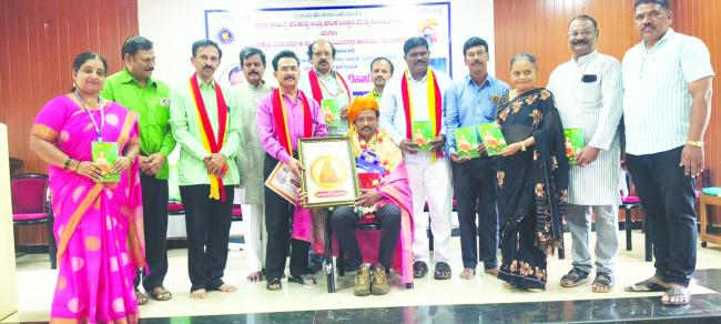 ಬಳ್ಳಾರಿ ಮತ್ತು ವಿಜಯನಗರ ಗ್ರಾಮೀಣ ಪ್ರತಿಭೆಗೆ ಬಾಲ ಸಾಹಿತ್ಯ ಪ್ರಶಸ್ತಿ ಪುರಸ್ಕಾರ