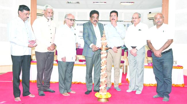 ನೂತನ ಸಂಶೋಧನೆಗಳಿಗೆ ಐಯುಎಸಿ ಕೇಂದ್ರ: ಪ್ರೊ.ಎಂ.ಟಿ.ಲಗಾರೆ 