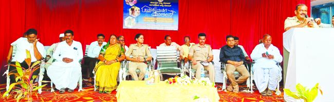 ಕಾನೂನು ಬಾಹಿರ ಚಟುವಟಿಕೆಗಳನ್ನು ತಡೆಗಟ್ಟಿ : ಡಿವೈಎಸ್ಪಿ ಎಸ್‌. ರೋಷನ್ ಜಮೀರ್ 