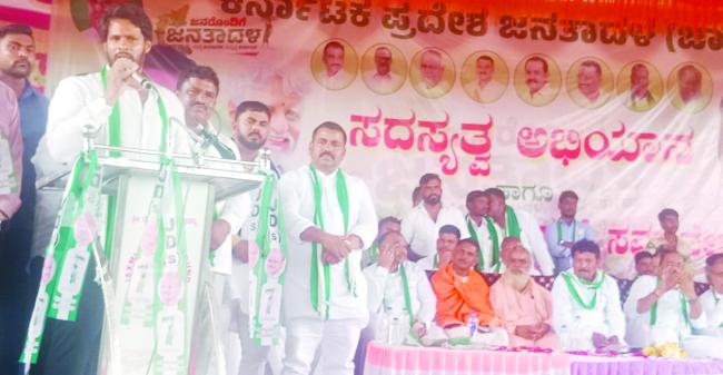 ಇಂಡಿ ನಗರದಲ್ಲಿ ಅಬ್ಬರಿಸಿದ ನಿಖಿಲ್ ಕುಮಾರಸ್ವಾಮಿ