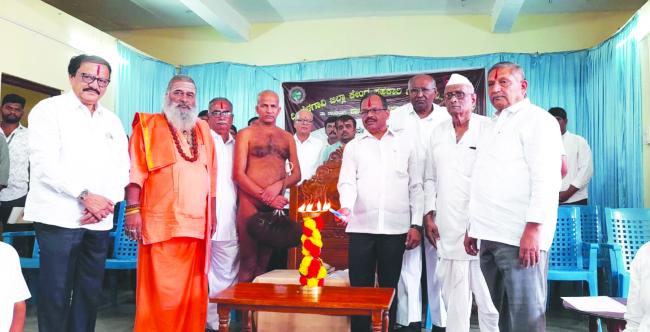 ರೈತರಿಗೆ 400 ಕೋಟಿ ರೂಪಾಯಿ ಬೆಳೆ ಸಾಲ ನೀಡಿ : ಕುಲಗುಡೆ