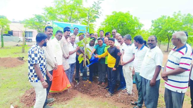 ಪರಿಸರ ಪ್ರೀತಿ ಮುಂದಿನ ಜನಾಂಗದವರಿಗೆ ಸ್ಪೂರ್ತಿಯಾಗಲಿ : ಪಿಎಸ್‌ಐ ಸಂಜಯ ತಿಪ್ಪಾರಡ್ಡಿ  