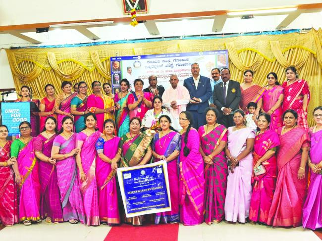 ಸಾಮಾಜಿಕ ಕಾರ್ಯಕರ್ತೆ ಸುರೇಖಾ ಪಾಟೀಲಗೆ ಸನ್ಮಾನ 