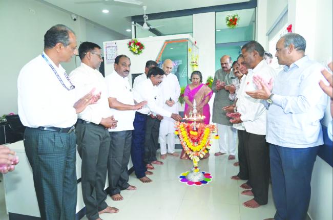 ಶ್ರೀನಗರದಲ್ಲಿ ಪ್ರಭಾಕರ್ ಕೋರೆ ಕೋ-ಆಪ್ ಸೊಸೈಟಿಯ ನವೀಕೃತ ಶಾಖೆ ಉದ್ಘಾಟನೆ  