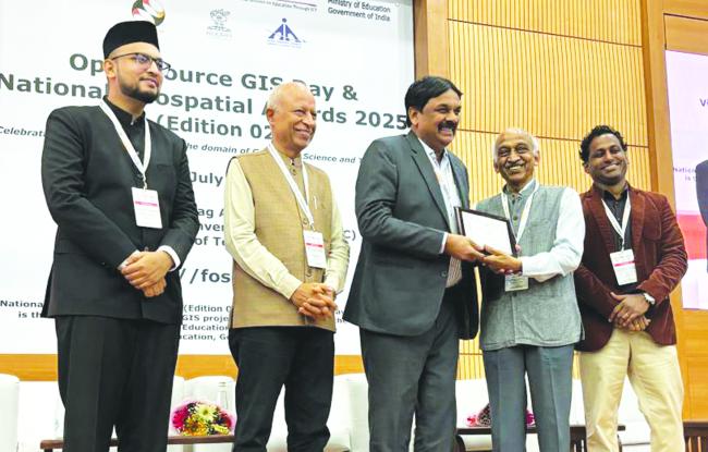 ಪ್ರತಿಷ್ಠಿತ ಎಮಜಿಂರ್ಗ್ ವಿವಿ ಪ್ರಶಸ್ತಿ ಸ್ವೀಕರಿಸಿದ ಕುಲಪತಿ ಪ್ರೊ. ತ್ಯಾಗರಾಜ 