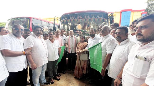 ಬಸ್ ಡಿಪೋ ಪ್ರಾರಂಭೋತ್ಸವಕ್ಕೆ ಶಾಸಕ ಶಿವರಾಮ ಹೆಬ್ಬಾರ ಚಾಲನೆ 