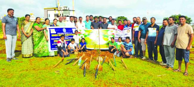 ಗಾರ್ಡನ್ನಿನಲ್ಲಿ ಗಿಡಗಳನ್ನು ನೆಡುವ ಕಾರ್ಯಕ್ಕೆ ಚಾಲನೆ