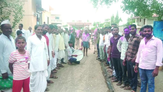 ಕೋರವಾರದಲ್ಲಿ 20ಎಕರೆ 8ಗಂಟೆಗಳಲ್ಲಿ ಕುಂಟೆ ಹೊಡೆದು ದಾಖಲೆ ನಿರ್ಮಿಸಿದ ಜೋಡಿತ್ತುಗಳು 