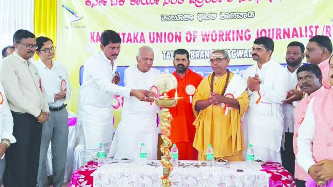ಕಾಗವಾಡ ಪತ್ರಕರ್ತರ ಸಂಘದಿಂದ ಪತ್ರಿಕಾ ದಿನಾಚರಣೆ 