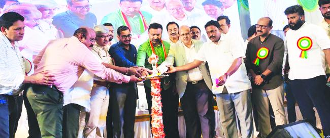 ಅಸಂಘಟಿತ ಕಾರ್ಮಿಕರಿಗೆ ಸ್ಮಾರ್ಟ್‌ ಕಾರ್ಡ್‌ ವಿತರಣೆ ಮತ್ತು ಅರಿವು ಕಾರ್ಯಕ್ರಮ 