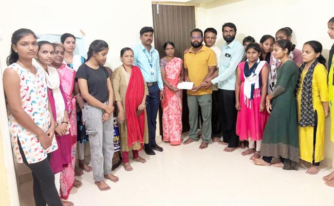 ಜೊಲ್ಲೆ ಗ್ರೂಪನ ಜ್ಯೋತಿ ಸಹಕಾರಿ ಸಂಘದಿಂದ ಮೃತರ ಕುಟುಂಬಸ್ಥರಿಗೆ 30 ಸಾವಿರ ಆರ್ಥಿಕ ಸಹಾಯ 