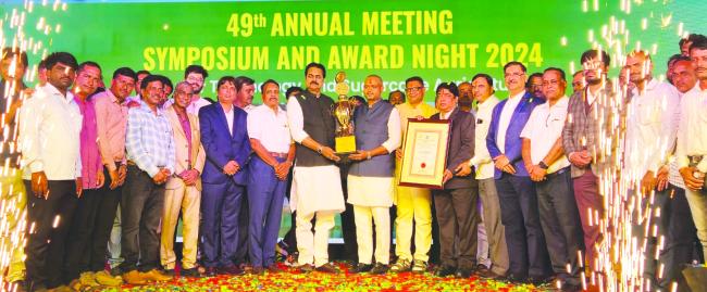 ಚನ್ನರಾಜ ಹಟ್ಟಿಹೊಳಿಗೆ ಯುಥ್ ಐಕಾನ್ ಅವಾರ್ಡ್‌  