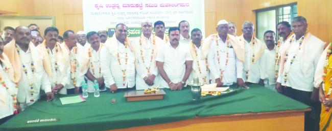 ಎಲ್ಲರ ಸಹಕಾರದಿಂದ ಕೃಷಿ ಮಾರುಕಟ್ಟೆ ಅಭಿವೃದ್ಧಿ: ದೇಸಾಯಿ  