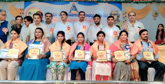 ರೇವತಿ ಇಟಗಿ ಅವರಿಗೆ ಪ್ರತಿಭಾ ಪುರಸ್ಕಾರ  