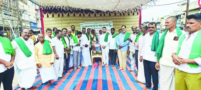 ಸಕ್ಕರೆ ಕಾರ್ಖಾನೆ ಪ್ರಾರಂಭಕ್ಕೆ ರೈತ ಸಂಘ ಮನವಿ 