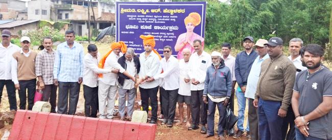 ಅಭಿವೃದ್ದಿ ಕಾಮಗಾರಿ ನಿರ್ಮಾಣಕ್ಕೆ ಮೃಣಾಲ ಹೆಬ್ಬಾಳಕರ್ ಭೂಮಿ ಪೂಜೆ