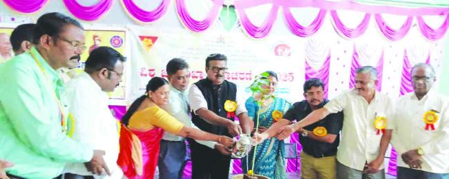 ಜನಸಂಖ್ಯೆ ಸ್ಪೊಟದ ತಿಳುವಳಿಕೆ ಯುವಕರಲ್ಲಿ ಬರಬೇಕು:  ಕೊಳಿವಾಡ 