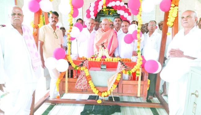 ಹಾರೂಗೇರಿಯಲ್ಲಿ ಶ್ರೀ ಚನ್ನವೃಷಭೇಂದ್ರರ 173ನೇ ಜಯಂತ್ಯೋತ್ಸವ ತೊಟ್ಟಿಲೋತ್ಸವ 