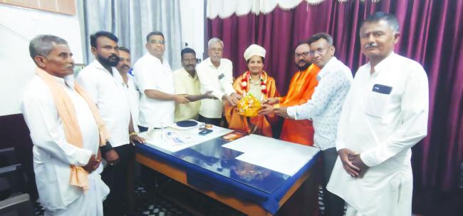 ಬೇಡ ಜಂಗಮ ಸಮಾಜದಿಂದ ಪಿಎಸ್‌ಐ ಜ್ಯೋತಿ ಖೋತಗೆ ಸನ್ಮಾನ  